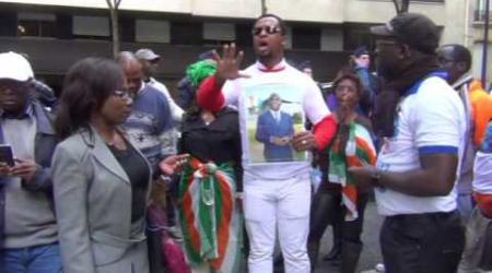 les panafricains de paris marchent sur l'ambassade de côte d'ivoire