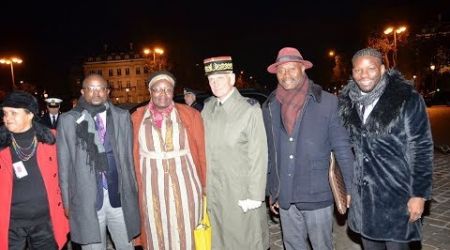 Cérémonie à la mémoire des Tirailleurs Africains sur la tombe du soldat inconnu à Paris